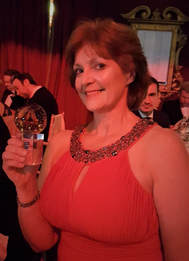 Kim Proven Chair of LETi picks up regional Scottish Thistle Award for Working Together Fot Tourism